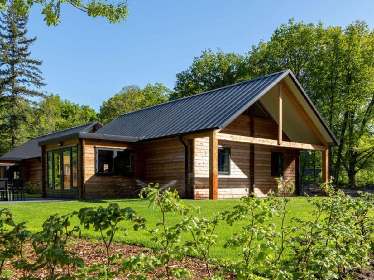 Cosy Wooden House Amid Woods In Soesterberg Utrecht Exterior photo